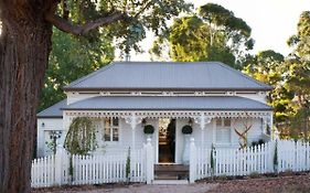 The Lux Luxury 4 Bedroom, 2 Bathroom, With Stunning Garden